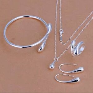 Sleek Silver necklace sets